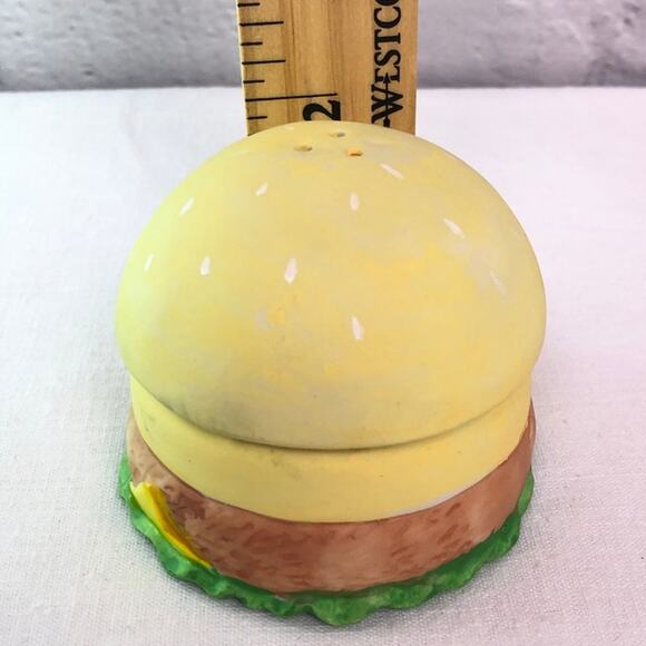 Albert E Price Inc 90s Ceramic Whimsical Hamburger Salt & Pepper Shaker Set - Picture 10 of 11